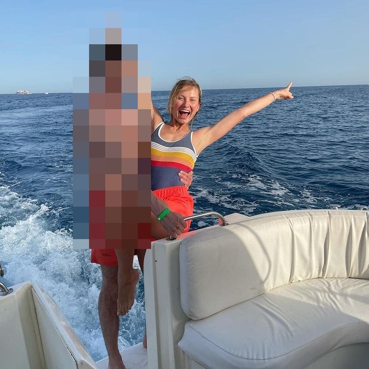 Joanna Moro pręży się na pokładzie. Jednak uwagę skradł jej mąż! (FOTO)